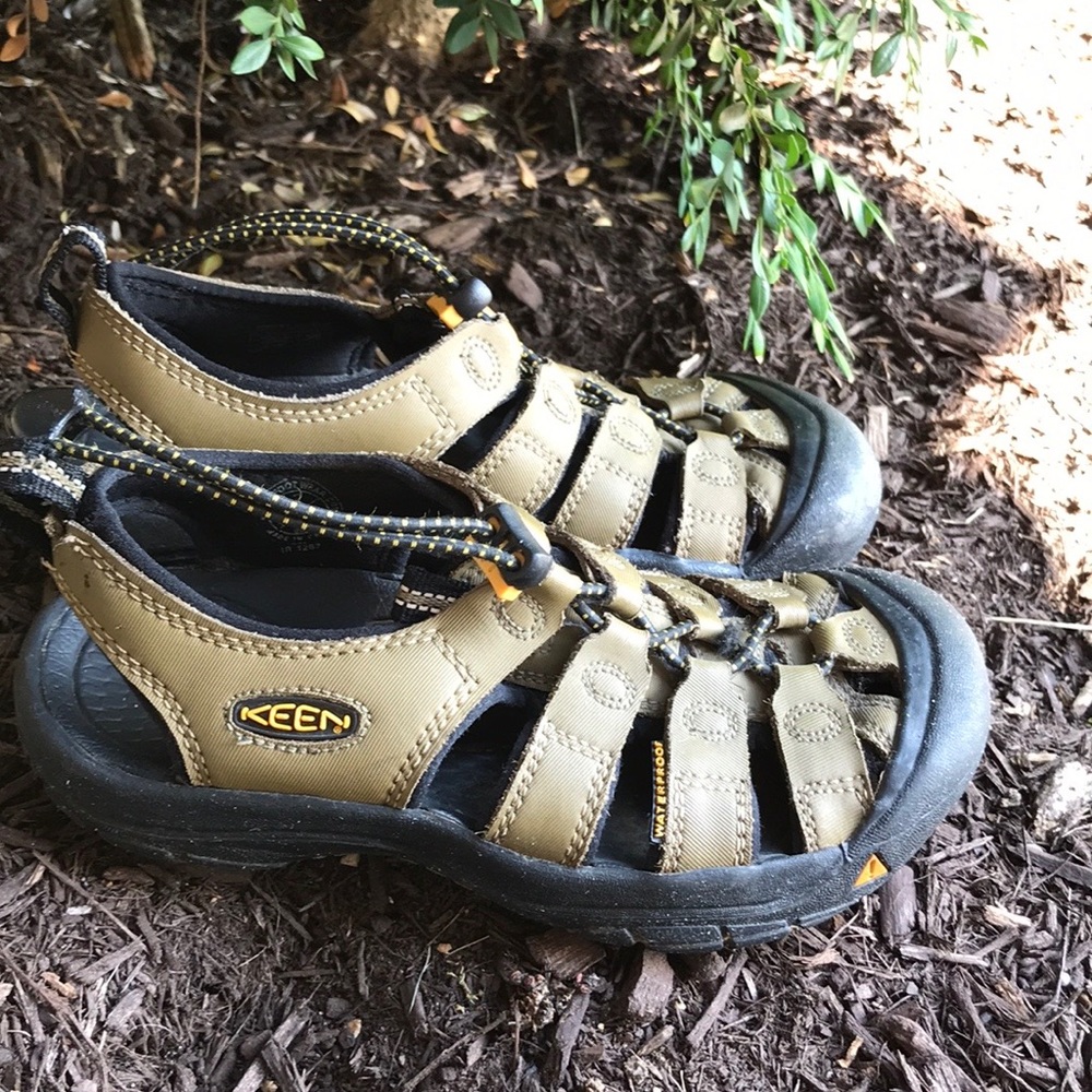 Keen Camo Waterproof 💦 Sandals